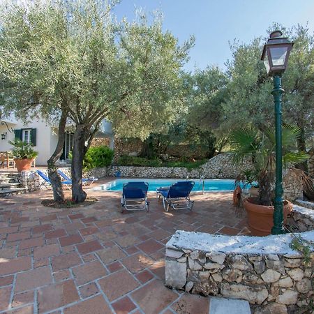 Agios Nikitas Villas Екстериор снимка