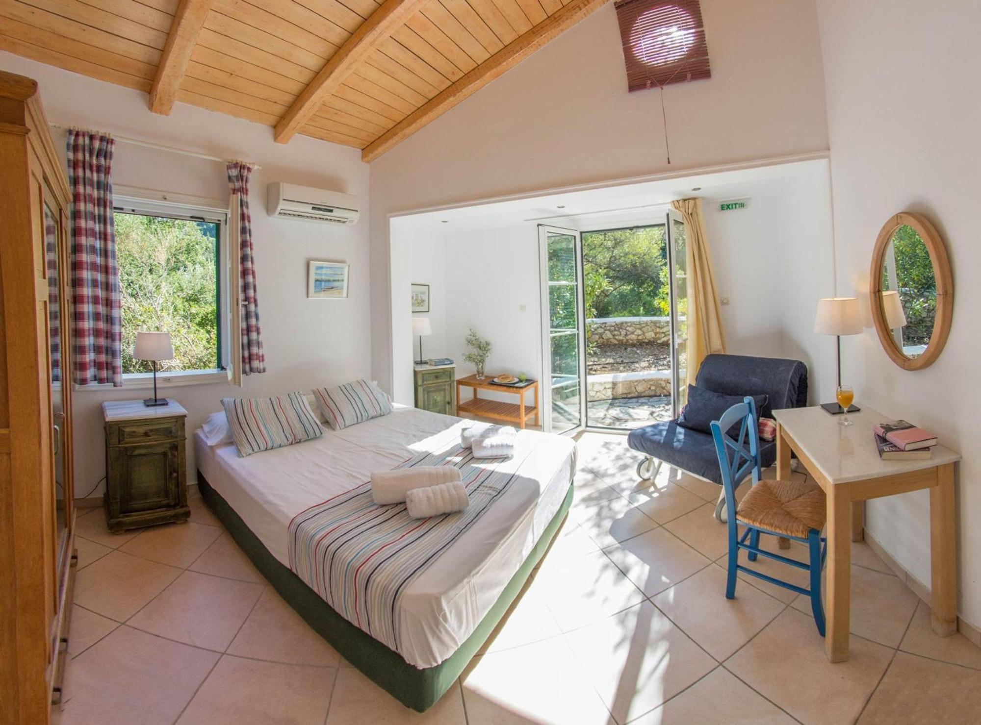 Agios Nikitas Villas Екстериор снимка
