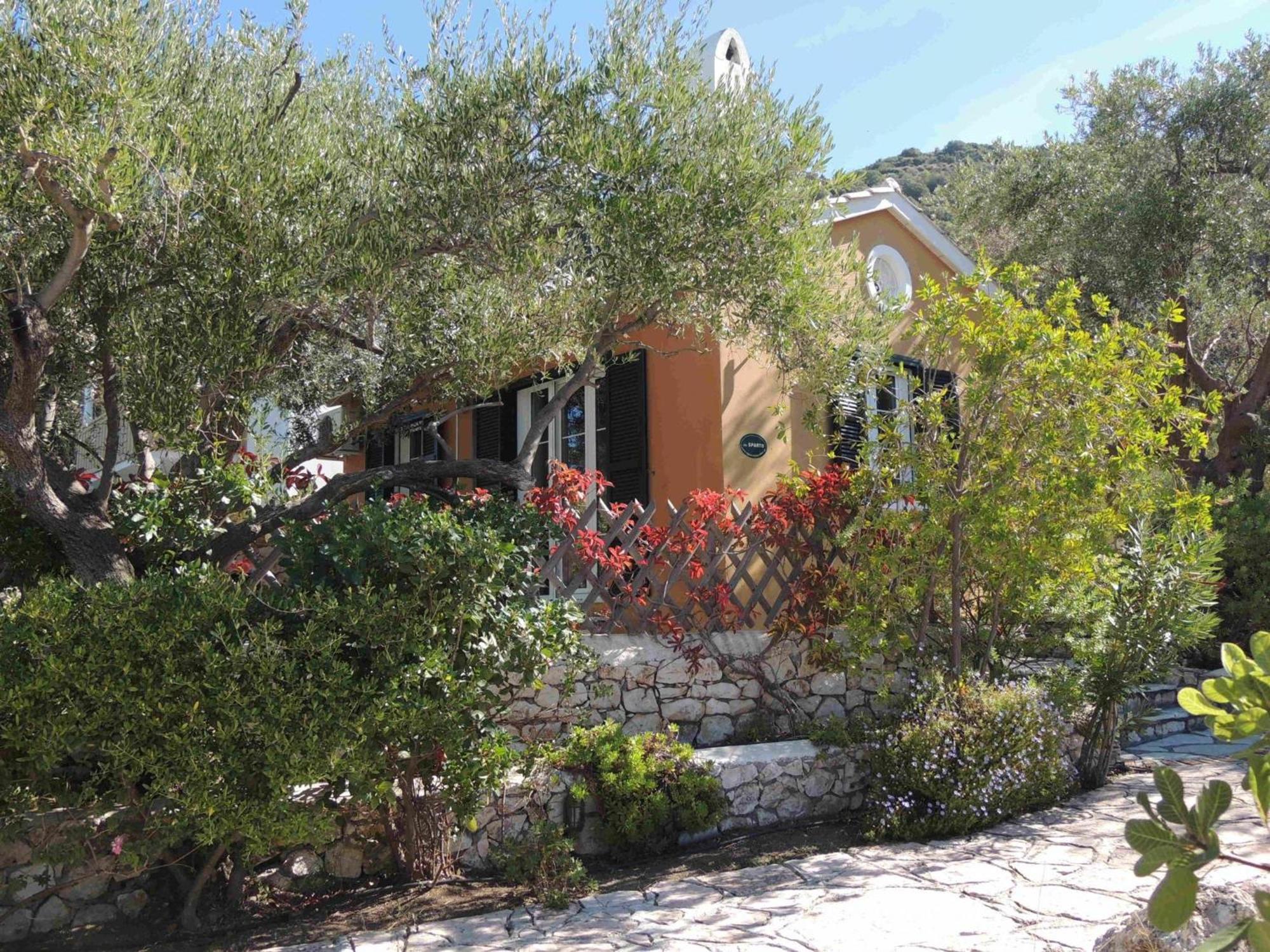 Agios Nikitas Villas Екстериор снимка